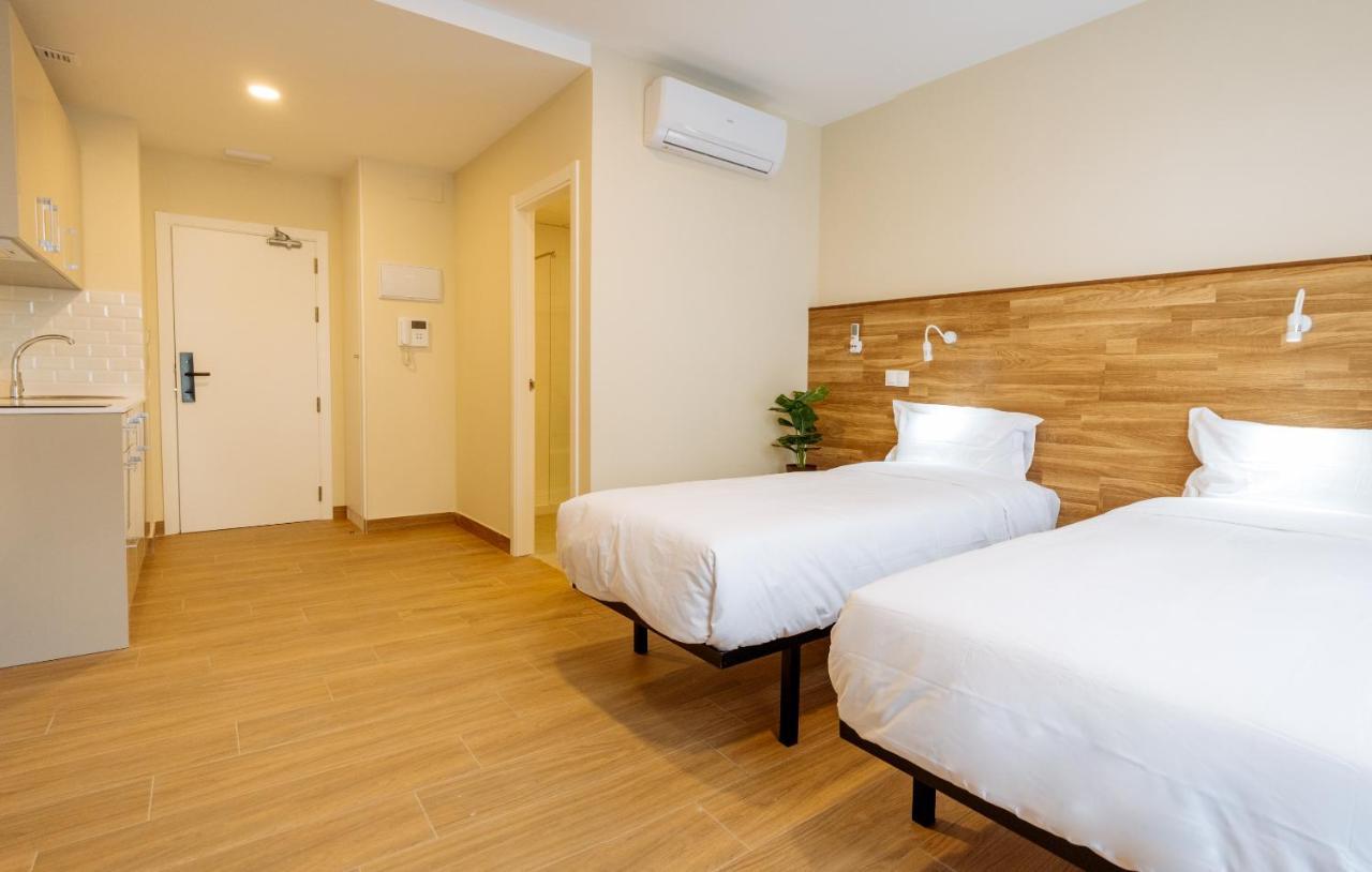 Apartahotel Golden Alcala Alcalá de Henares Buitenkant foto
