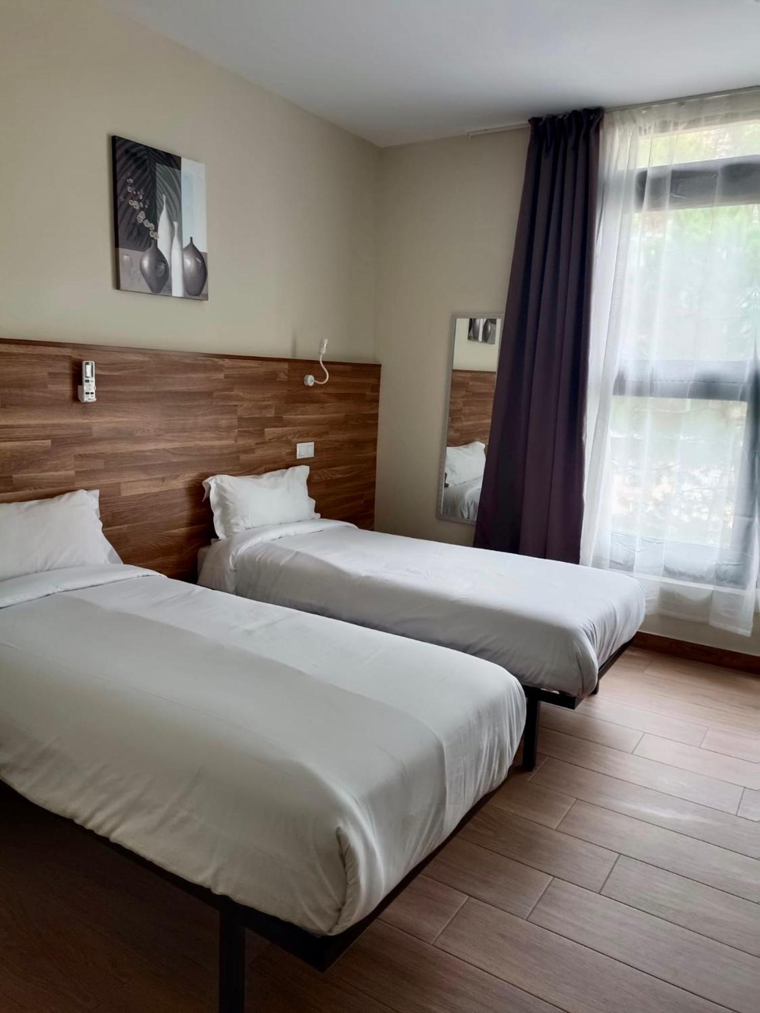 Apartahotel Golden Alcala Alcalá de Henares Buitenkant foto