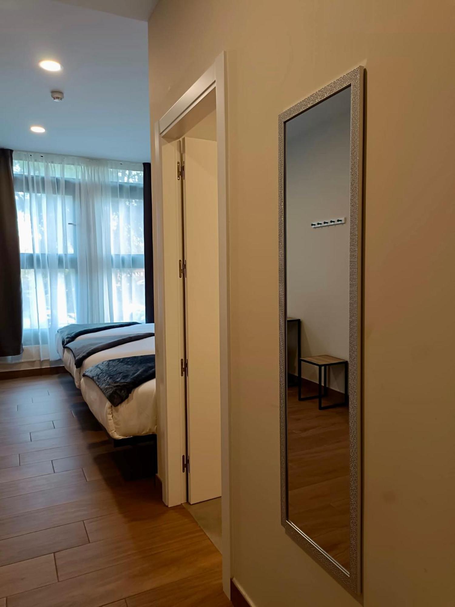 Apartahotel Golden Alcala Alcalá de Henares Buitenkant foto